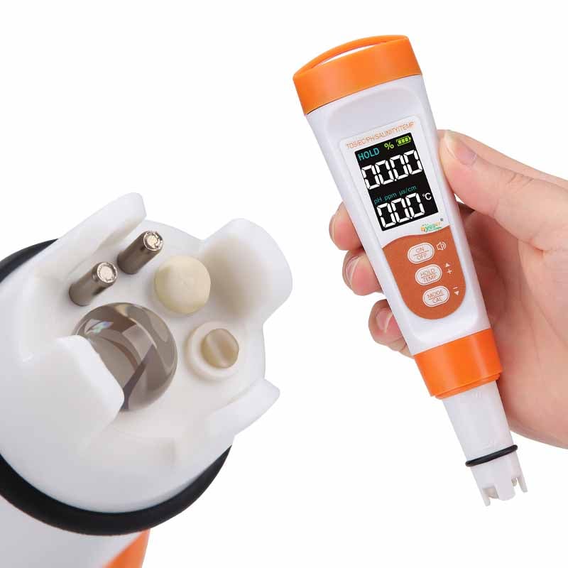 High accuracy water quality meter
